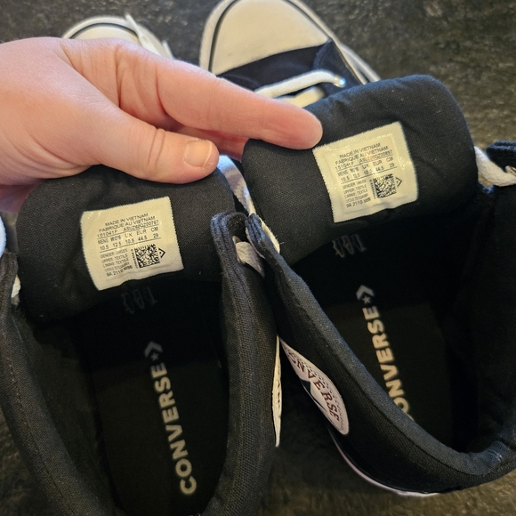 Chuck Taylor hightop Converse shoes - Picture 13 of 16